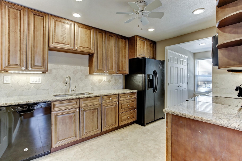 3922 Law Street - Photo 4