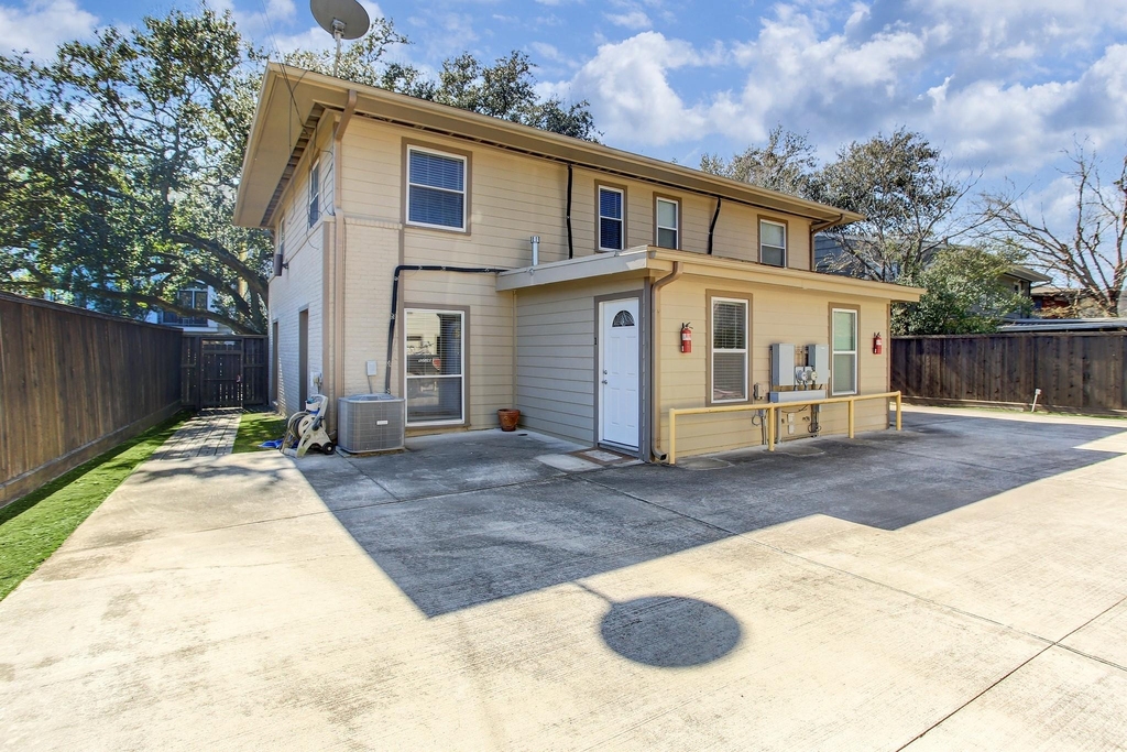 3922 Law Street - Photo 9