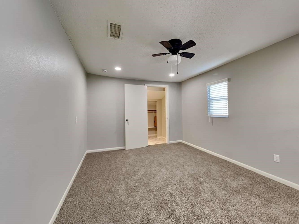 4824 Lyndon Drive - Photo 5
