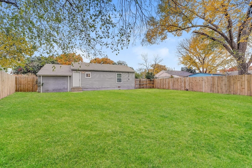 4824 Lyndon Drive - Photo 14