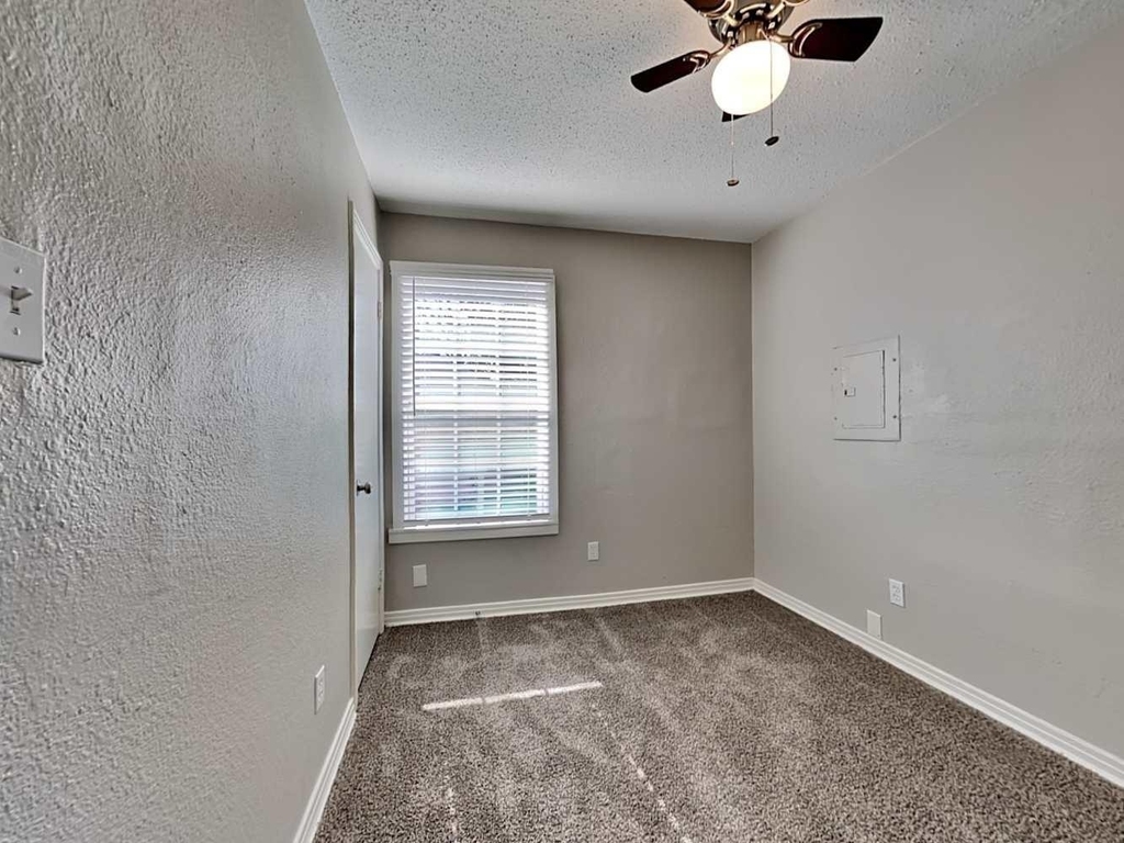 4824 Lyndon Drive - Photo 8