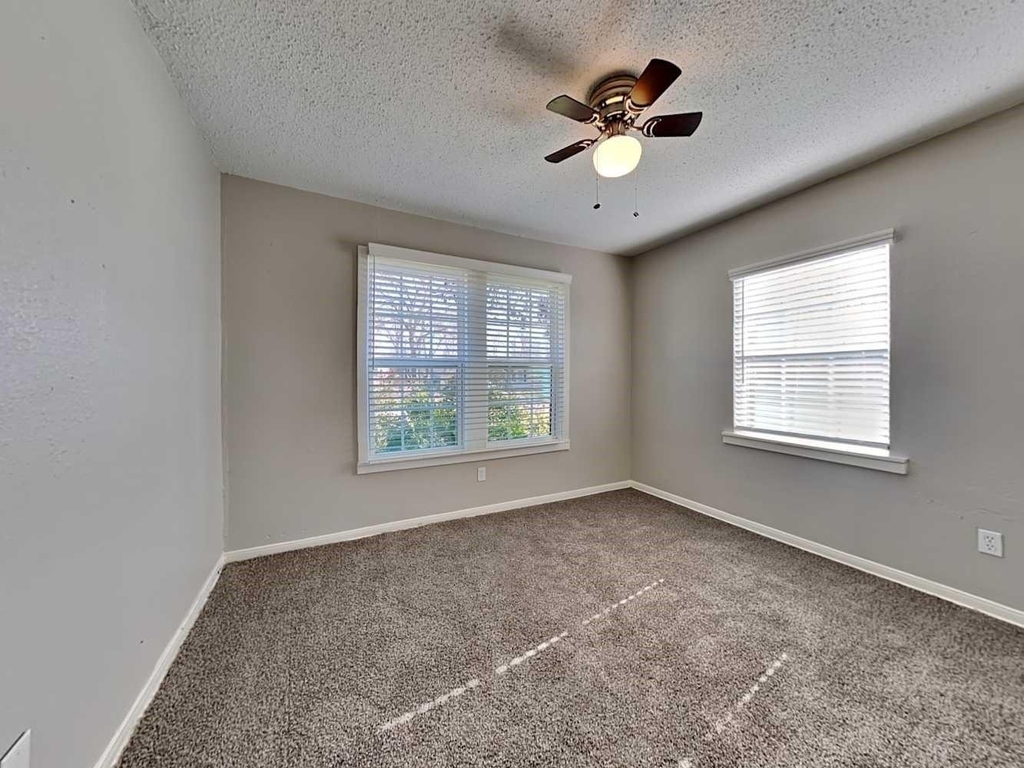 4824 Lyndon Drive - Photo 11