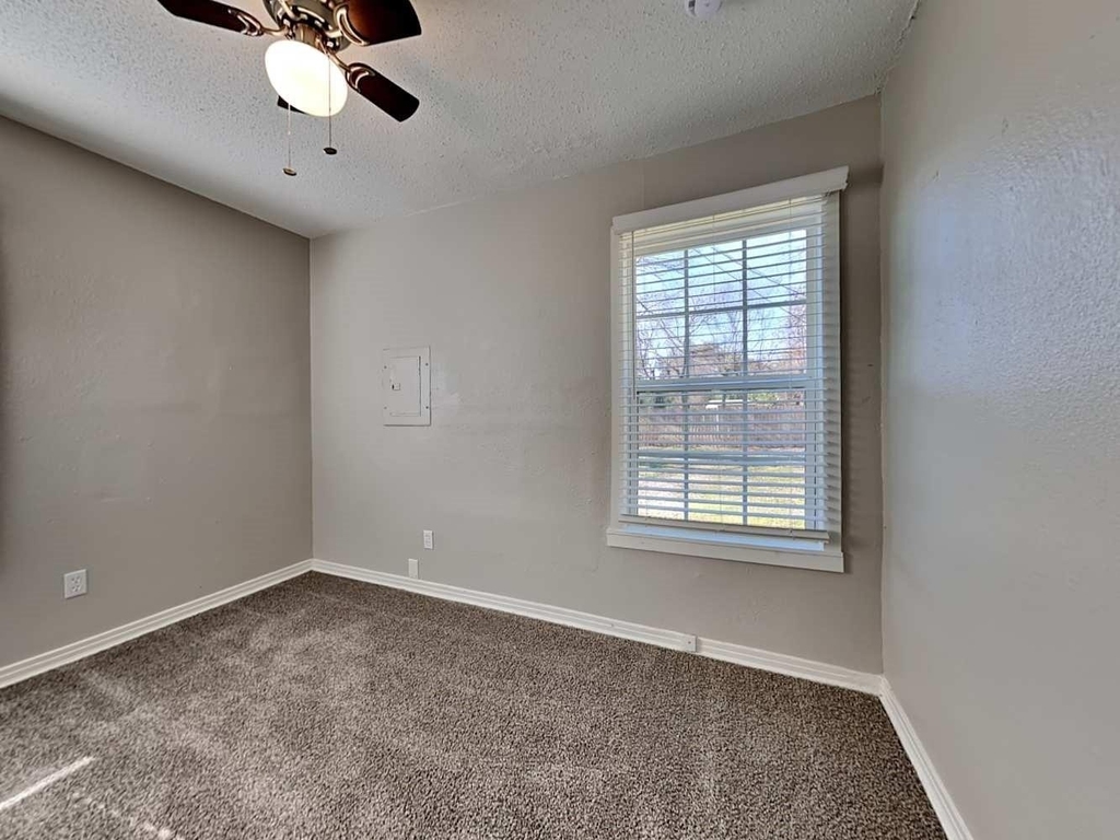 4824 Lyndon Drive - Photo 9