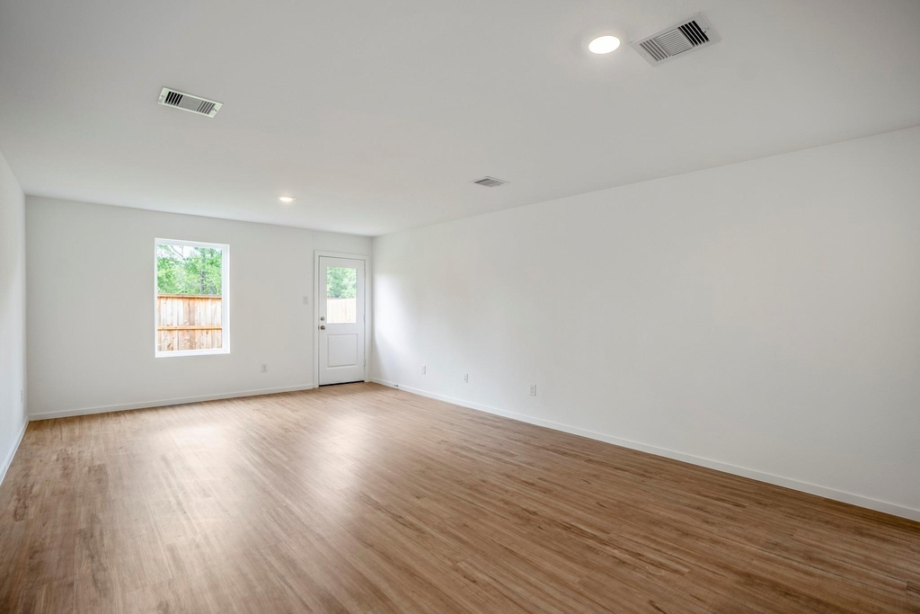 21443 Carosella Dr - Photo 13