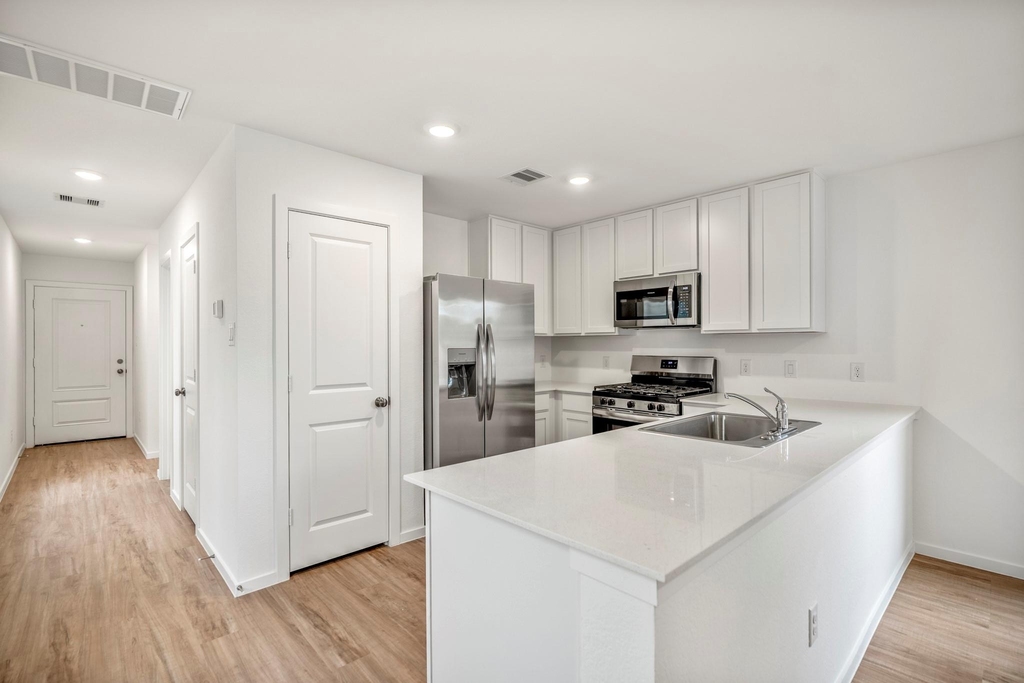 21443 Carosella Dr - Photo 10