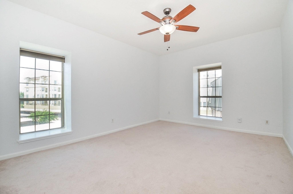 2475 Underwood Street - Photo 8