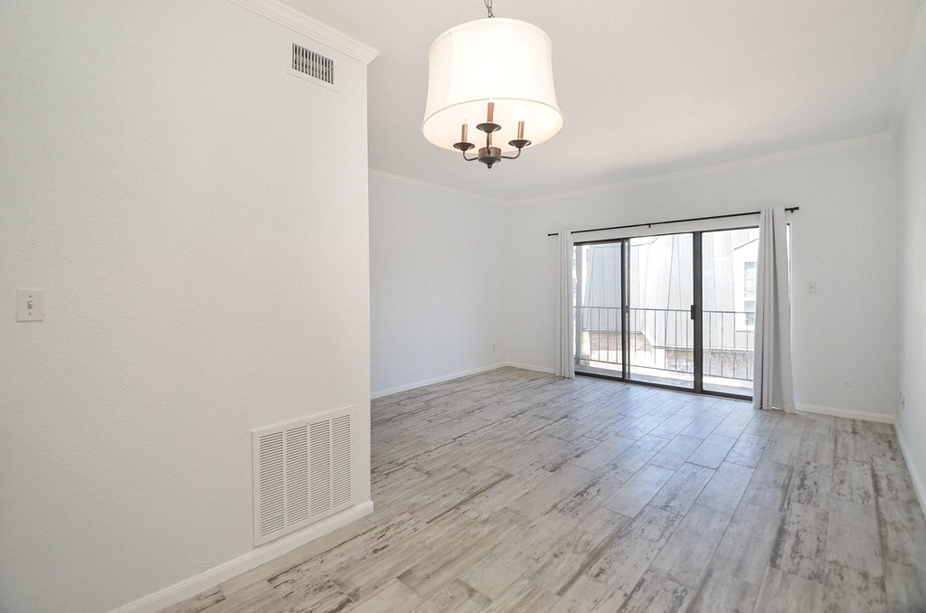 2475 Underwood Street - Photo 5