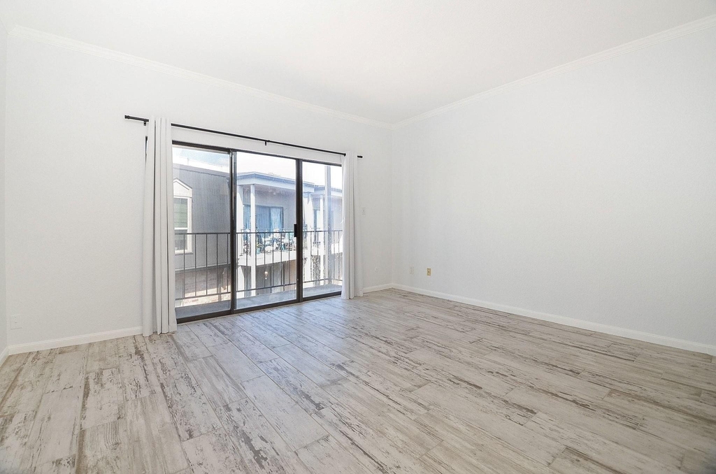 2475 Underwood Street - Photo 6