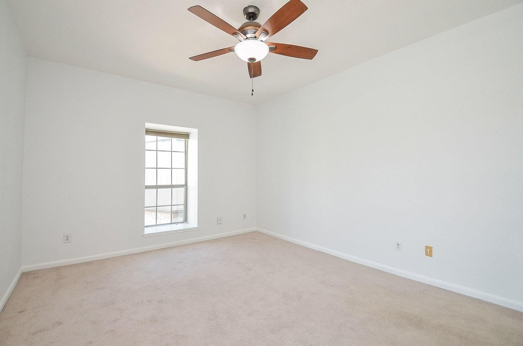 2475 Underwood Street - Photo 9