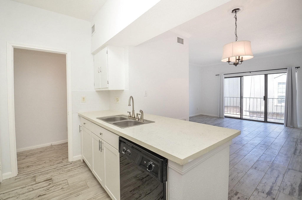2475 Underwood Street - Photo 1