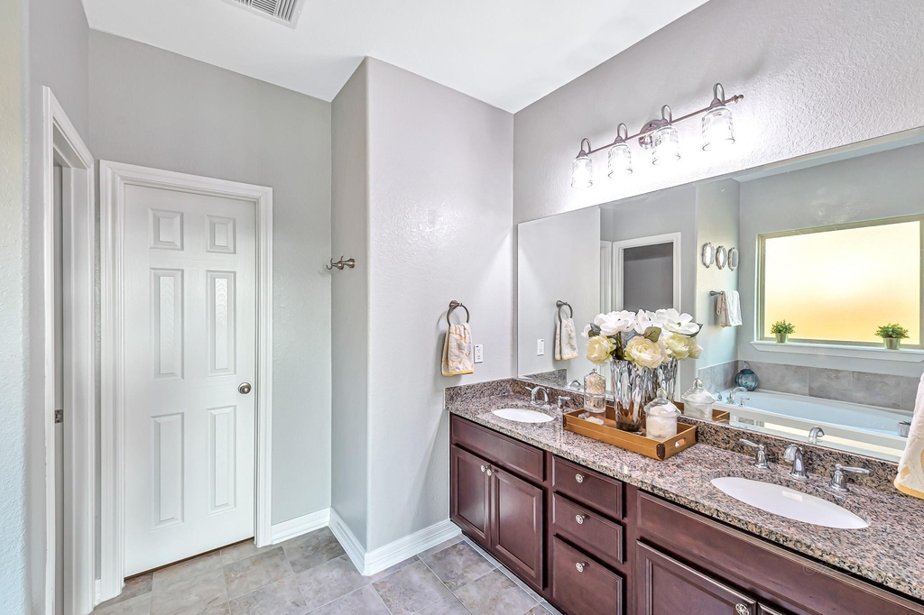 11618 Via Verdone Drive - Photo 25