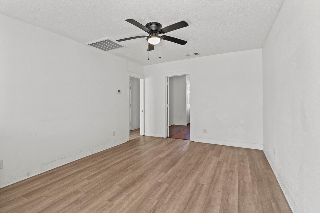 317 E B Street - Photo 3