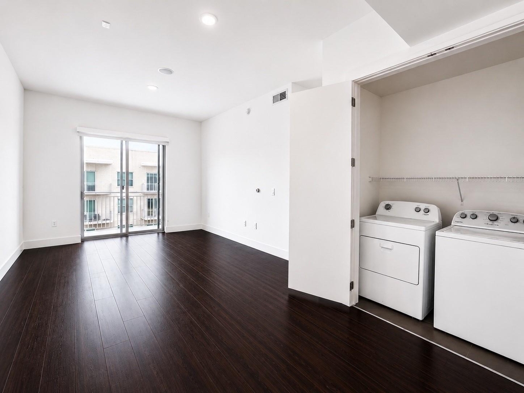 3120 Smith Street - Photo 3