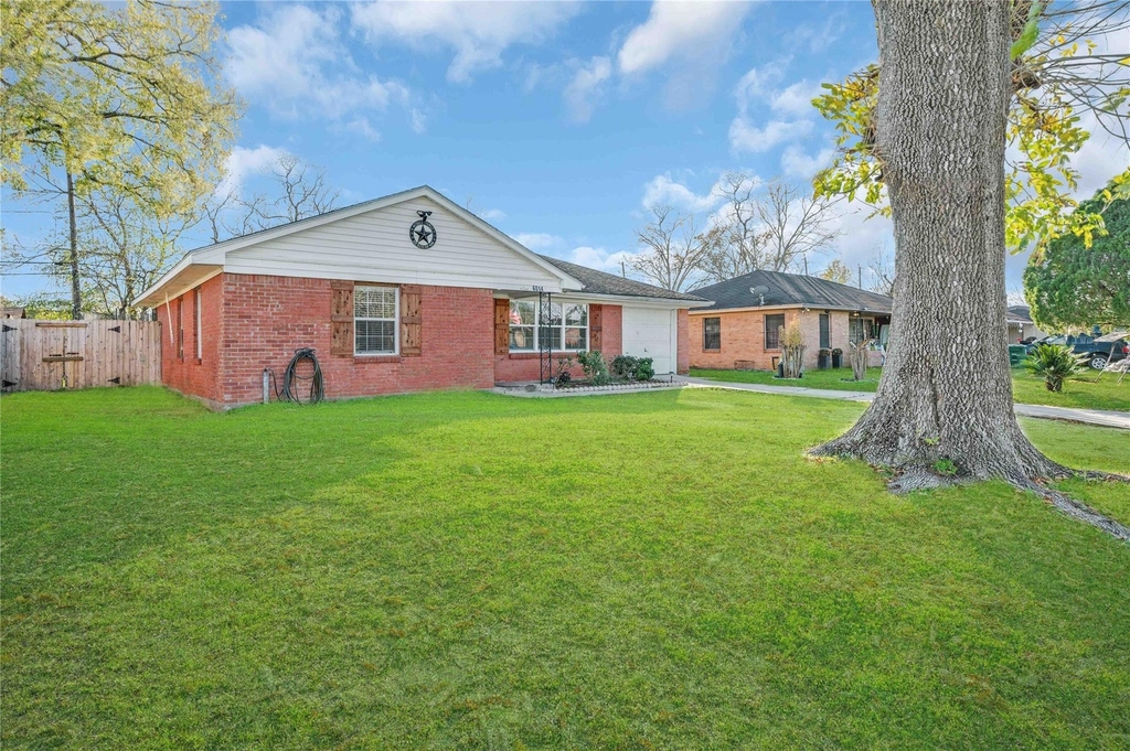 6014 Belarbor Street - Photo 2