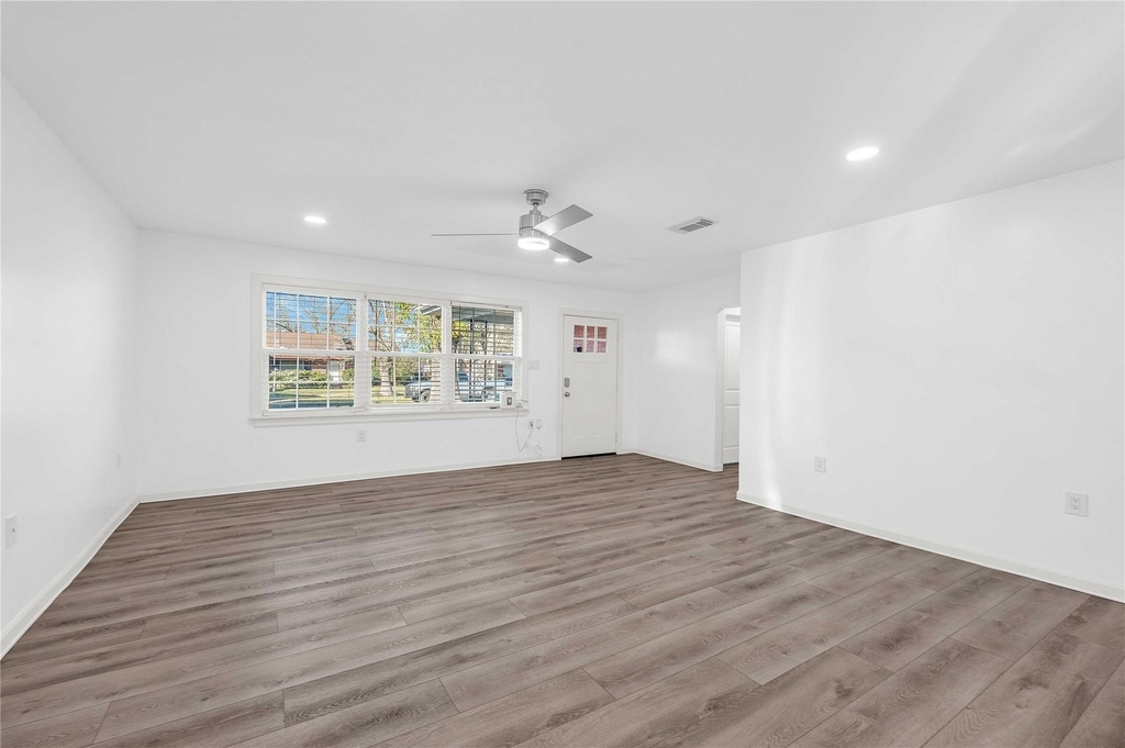 6014 Belarbor Street - Photo 8