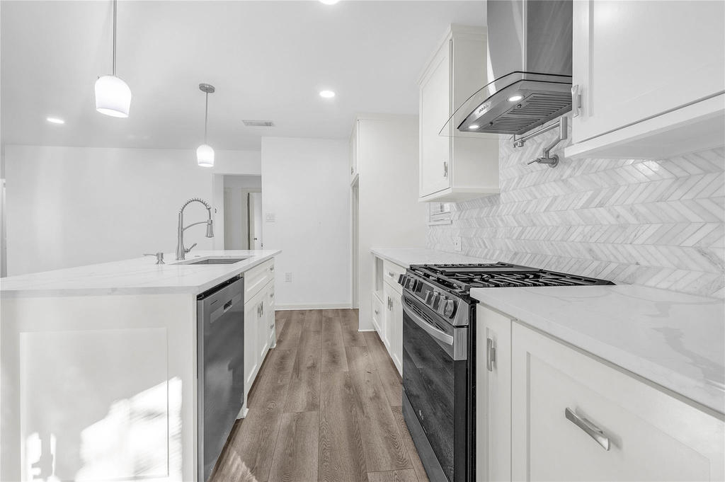 6014 Belarbor Street - Photo 3