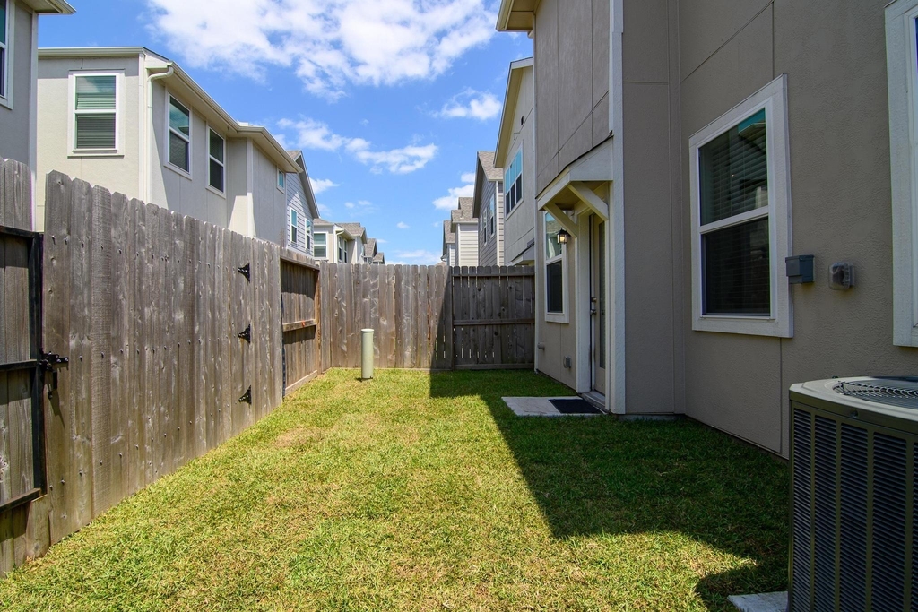 5511 Cuerta Street - Photo 33