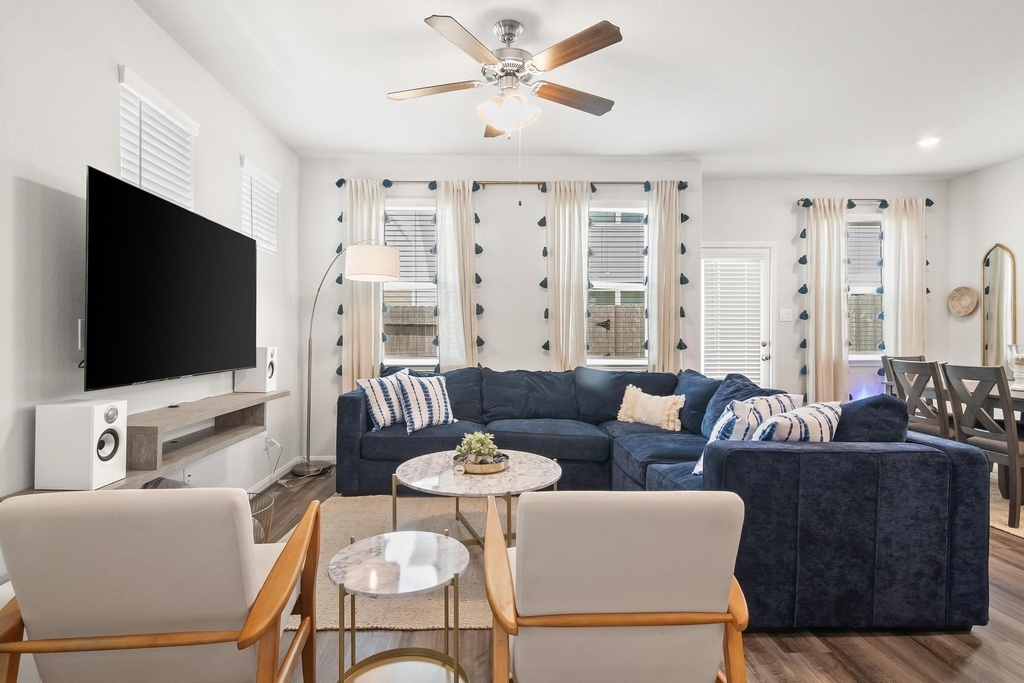 5511 Cuerta Street - Photo 3