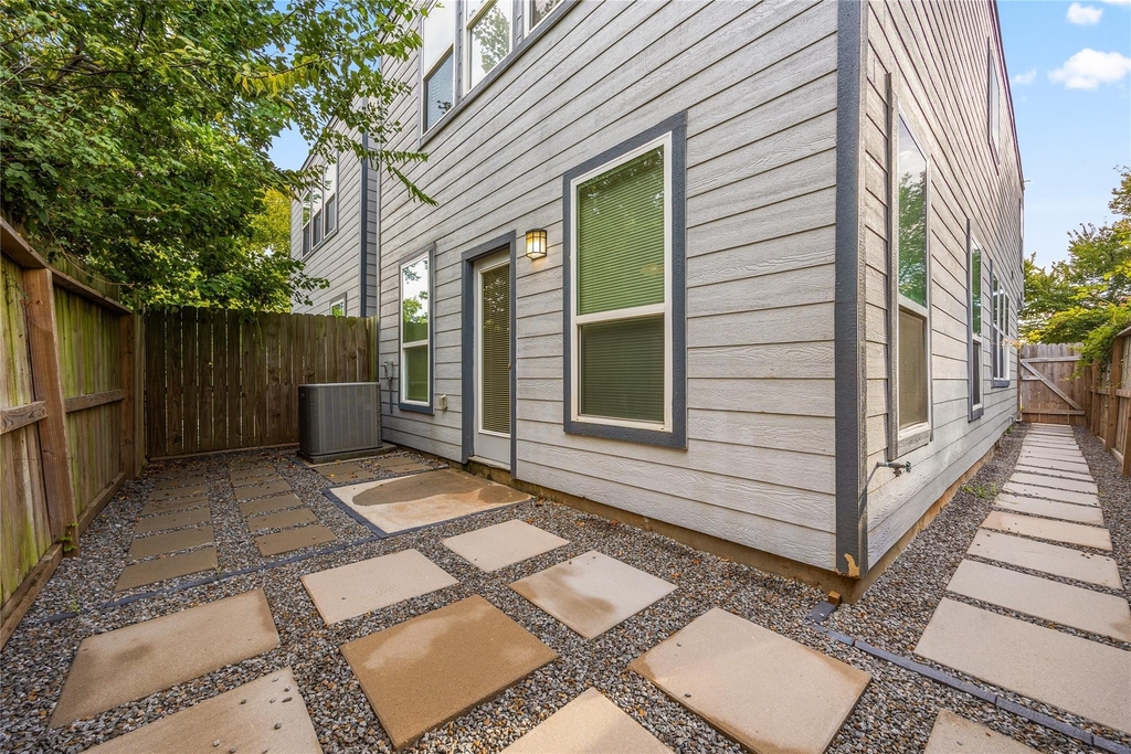 1411 Featherstone Street - Photo 33