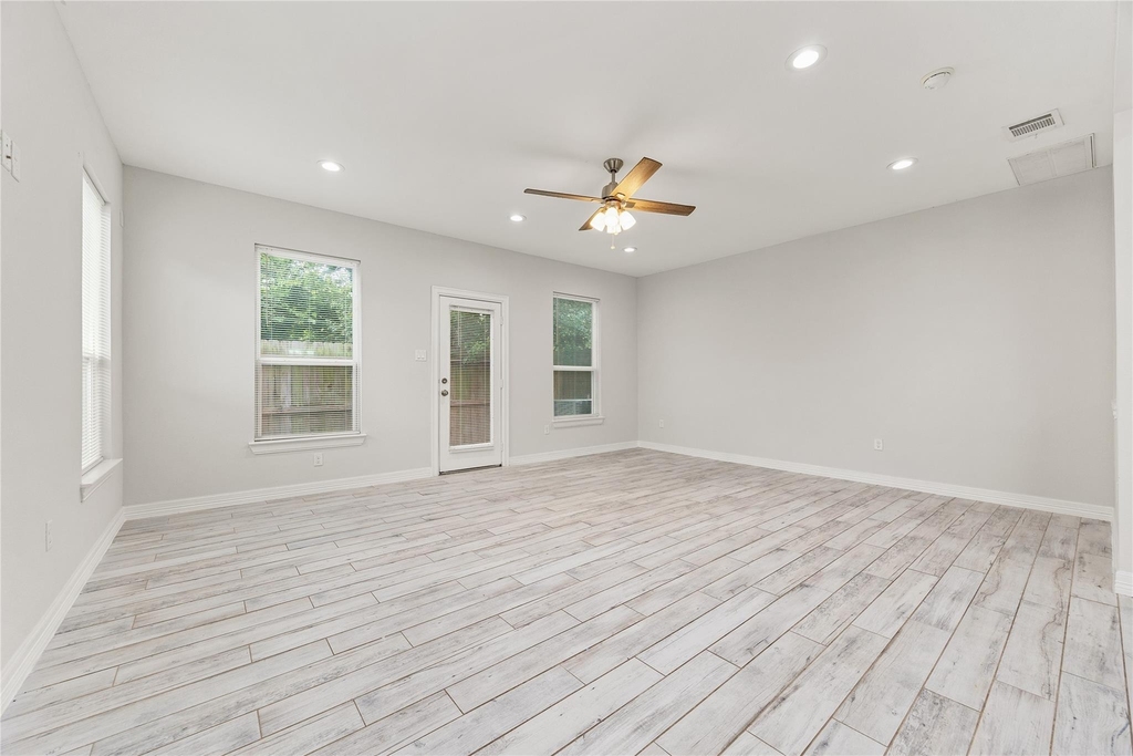 1411 Featherstone Street - Photo 15