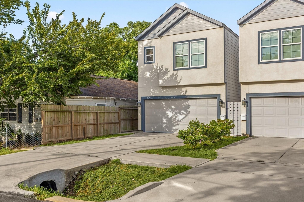 1411 Featherstone Street - Photo 4