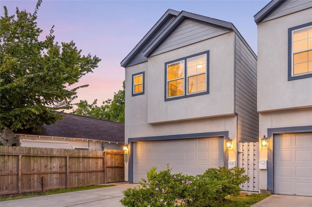 1411 Featherstone Street - Photo 0