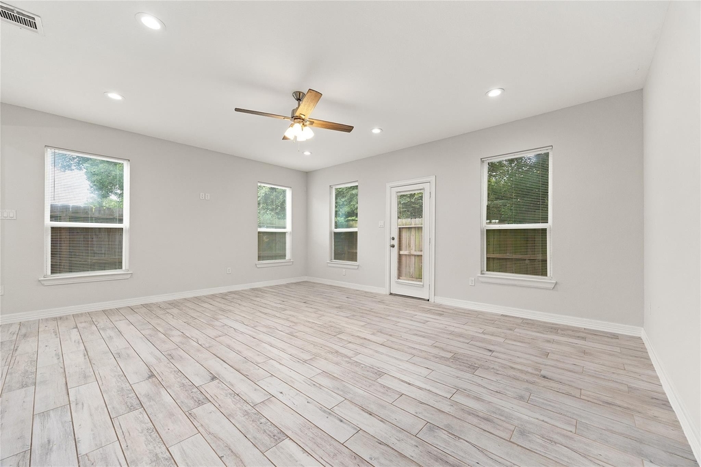 1411 Featherstone Street - Photo 17