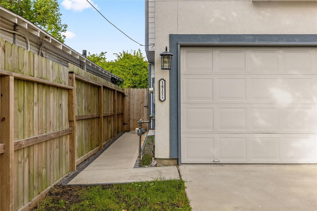 1411 Featherstone Street - Photo 5