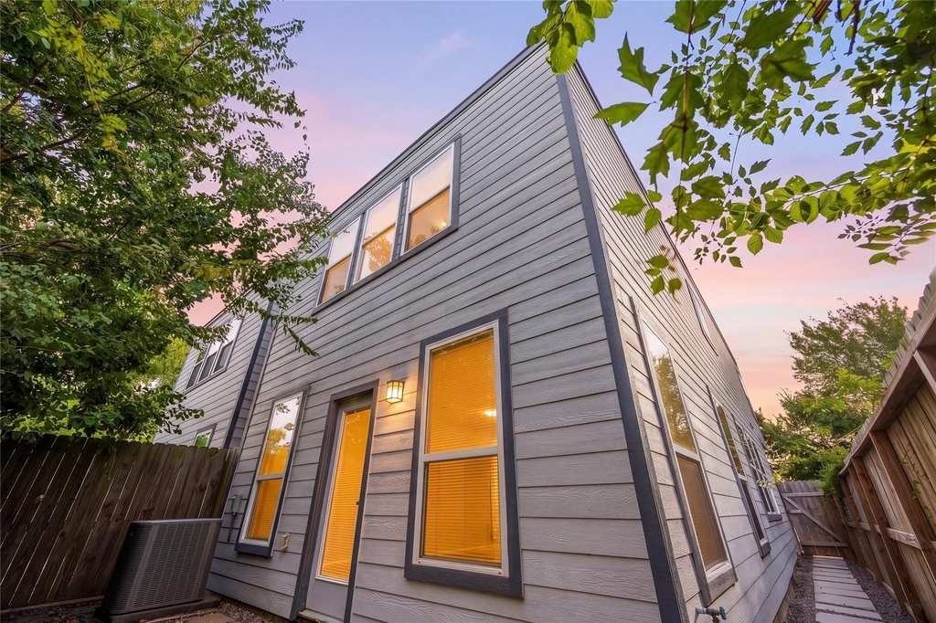 1411 Featherstone Street - Photo 1
