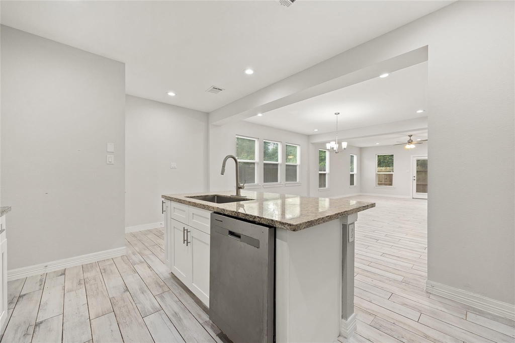 1411 Featherstone Street - Photo 12