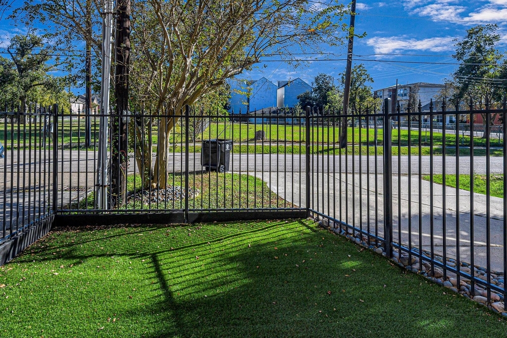 1505 Roy Street - Photo 5