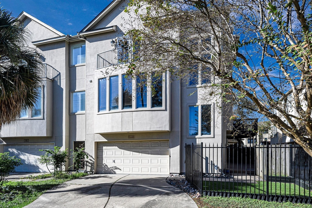 1505 Roy Street - Photo 2