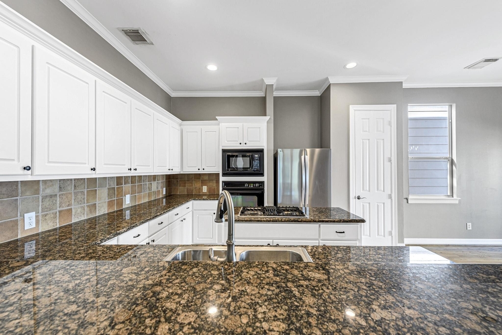 1505 Roy Street - Photo 29