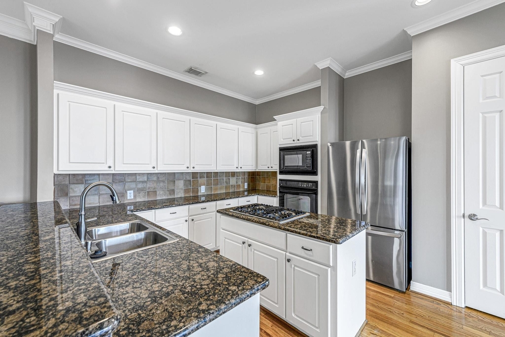 1505 Roy Street - Photo 28