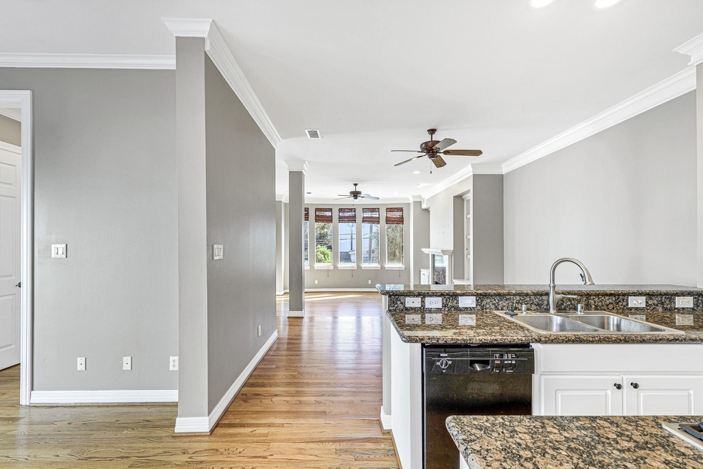 1505 Roy Street - Photo 26