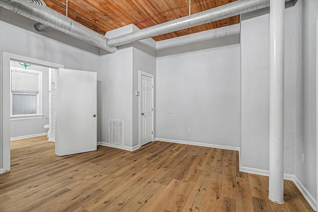 1827 Avenue O - Photo 5