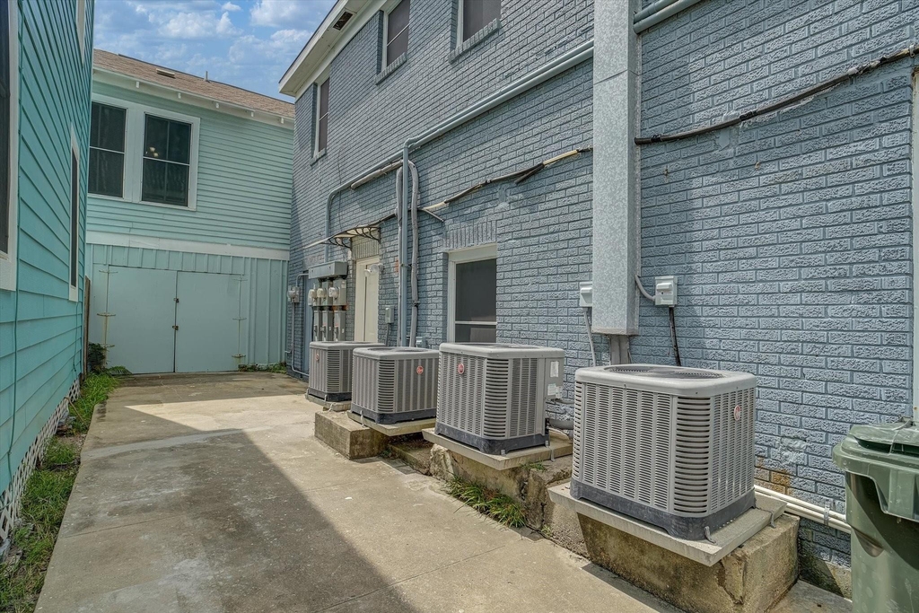 1827 Avenue O - Photo 18