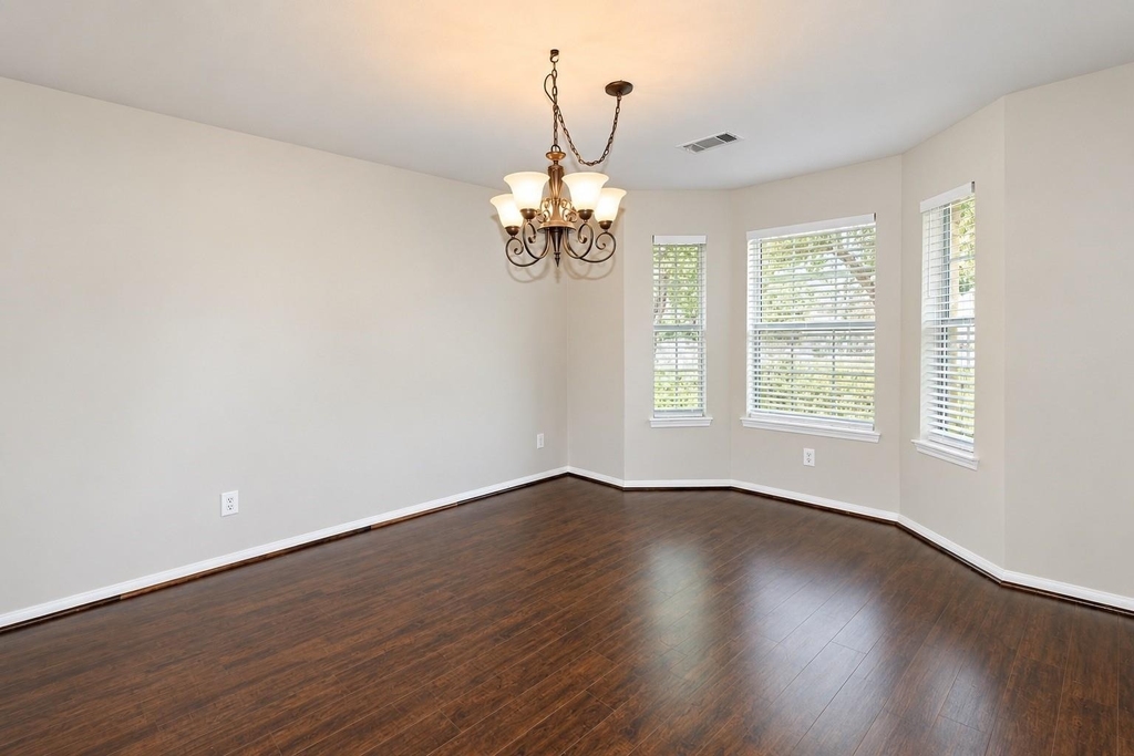 3111 Stratford Bend Drive - Photo 4