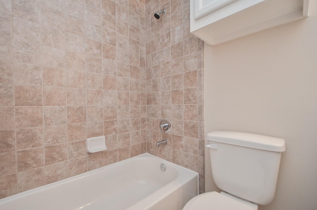 924 E 39th Street - Photo 28
