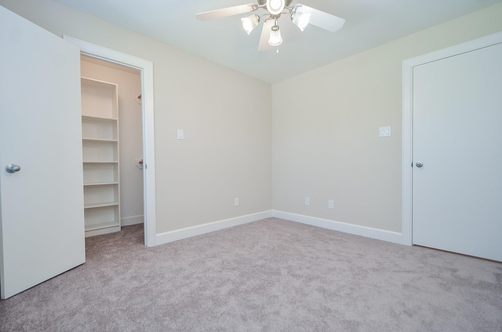 924 E 39th Street - Photo 25