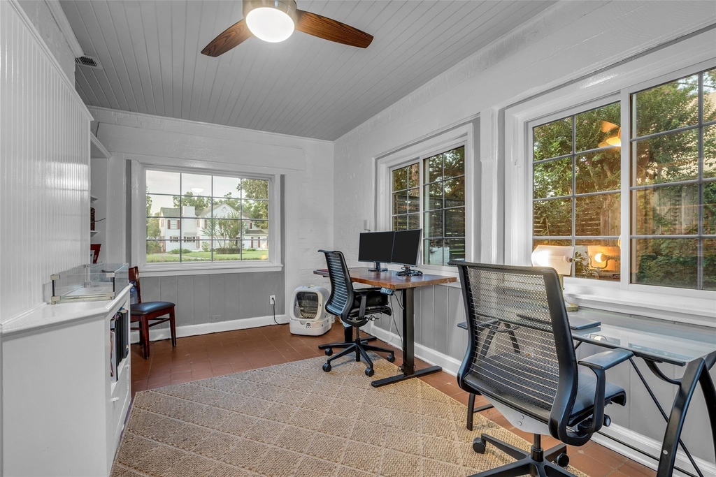 4304 Roseneath Drive - Photo 18
