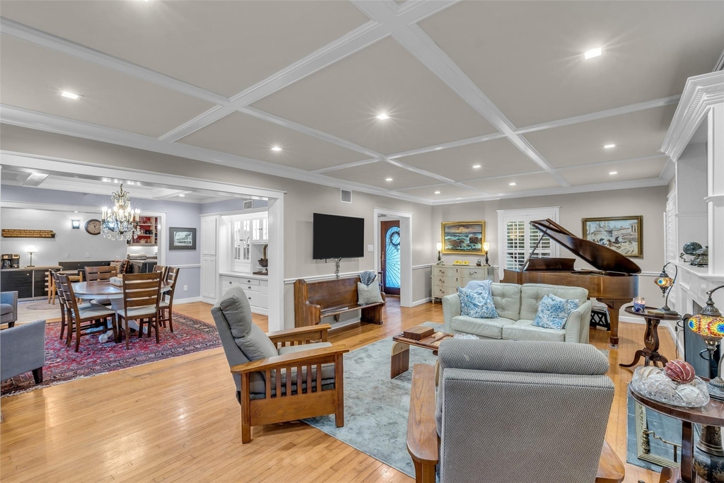 4304 Roseneath Drive - Photo 7