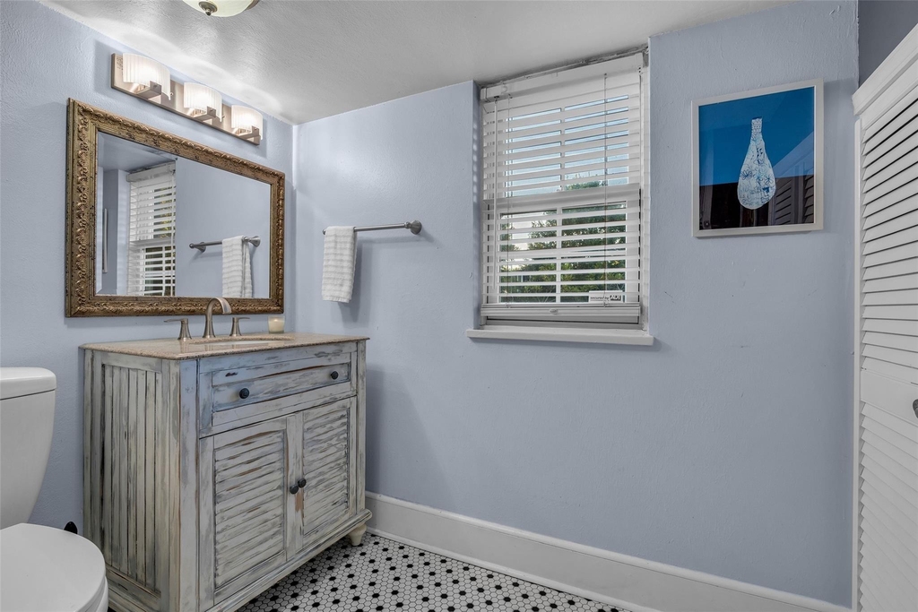 4304 Roseneath Drive - Photo 17