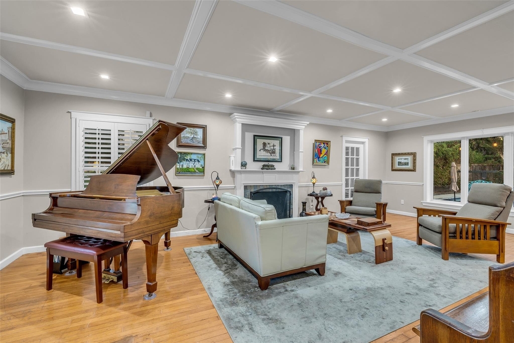 4304 Roseneath Drive - Photo 6