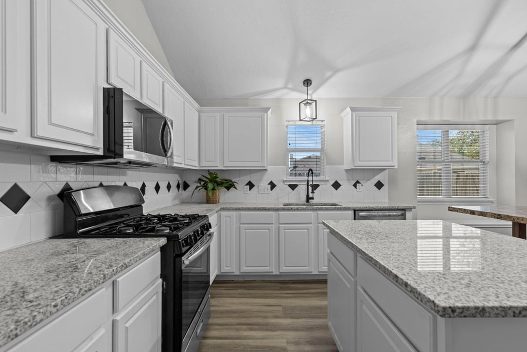 9606 Babbling Spring Court - Photo 15