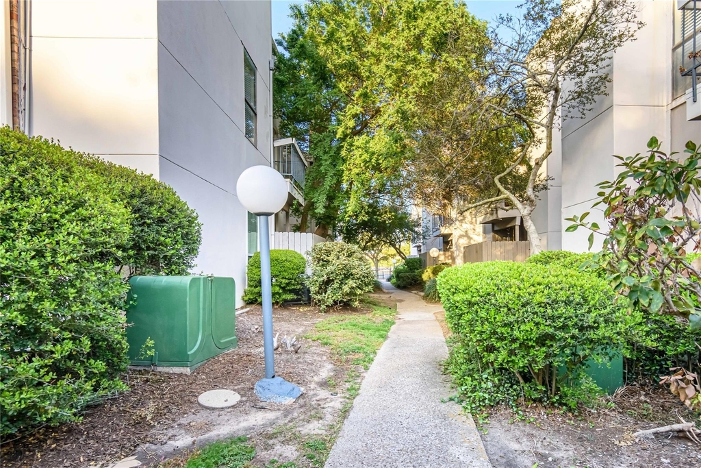 7950 N Stadium Drive - Photo 14