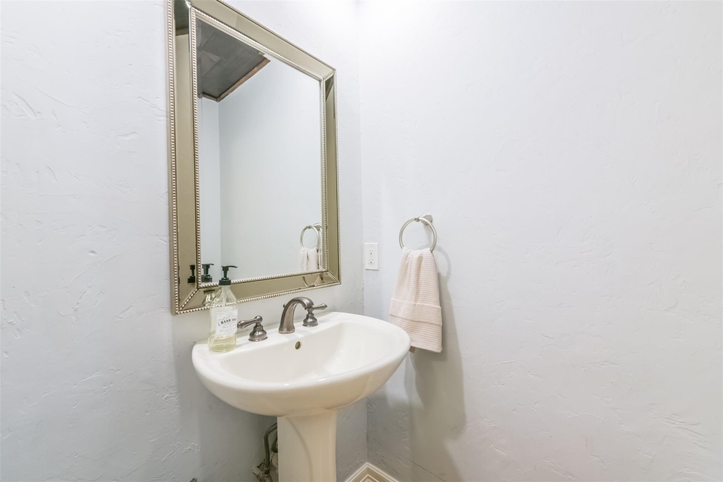 2415 Stoney Brook Drive - Photo 15
