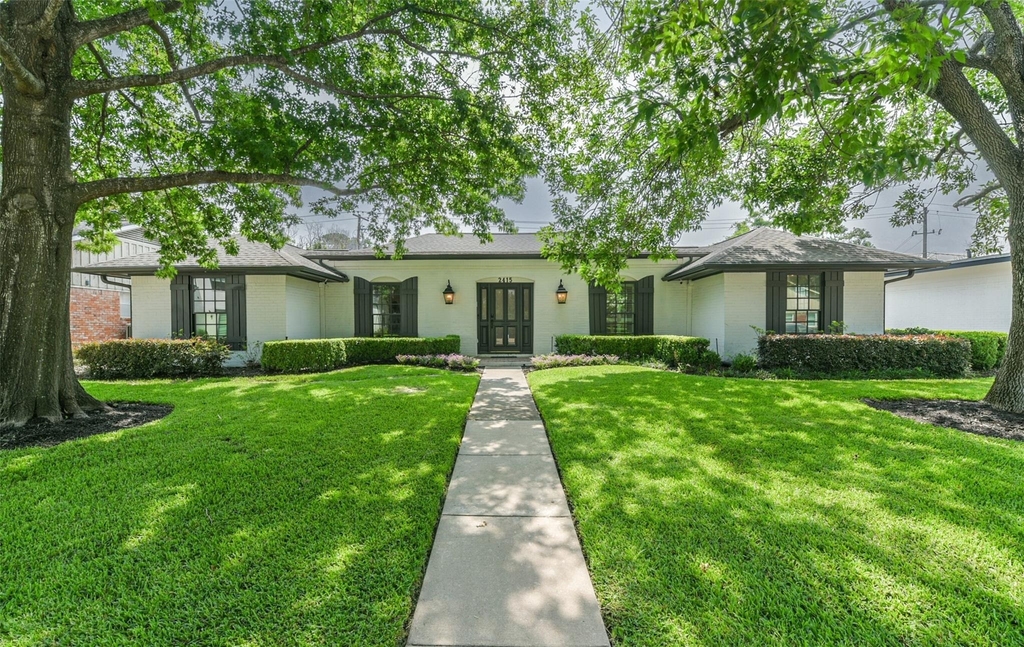 2415 Stoney Brook Drive - Photo 0