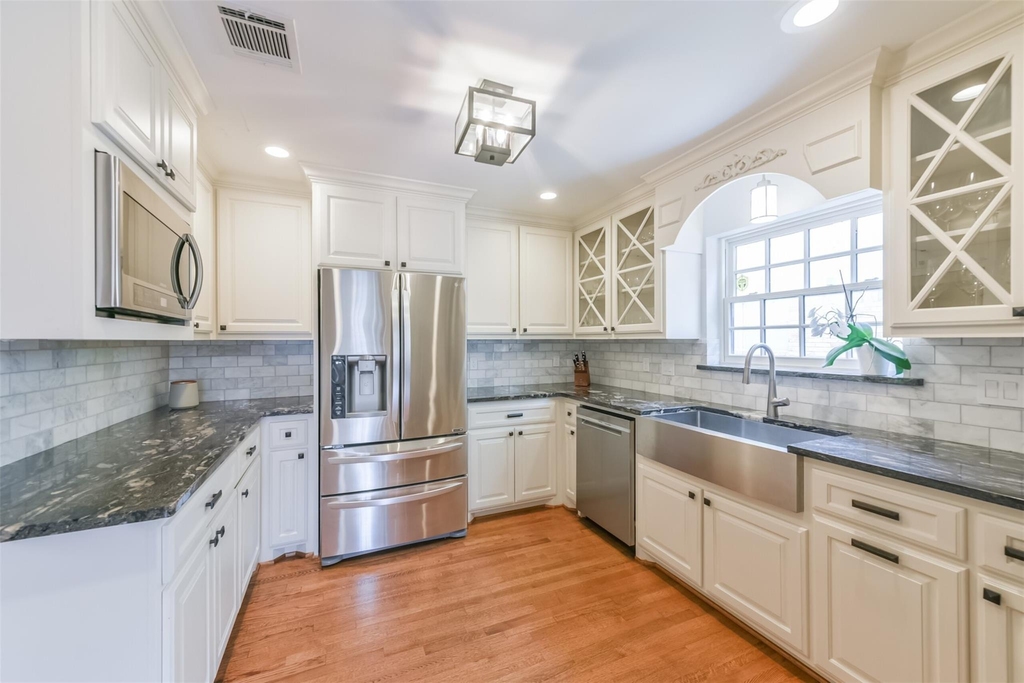 2415 Stoney Brook Drive - Photo 11