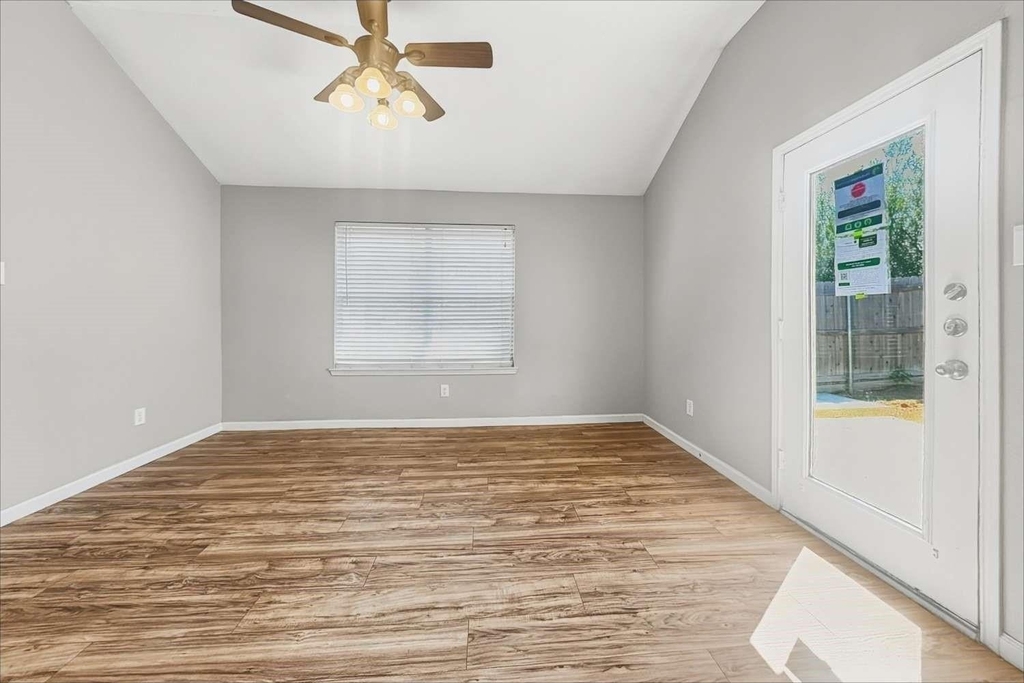 8117 Hennessey Trail - Photo 2